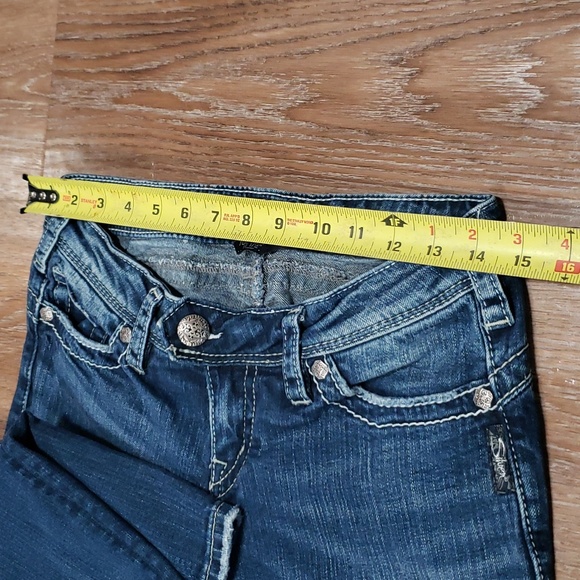 (W28/35L) Silver Jeans Co. Tuesday 16 ½" Designed in Canada Slim Denim Classic - Picture 10 of 11